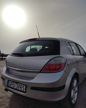 Opel Astra cena 16500 przebieg: 181000, rok produkcji 2004 z Gdańsk małe 631